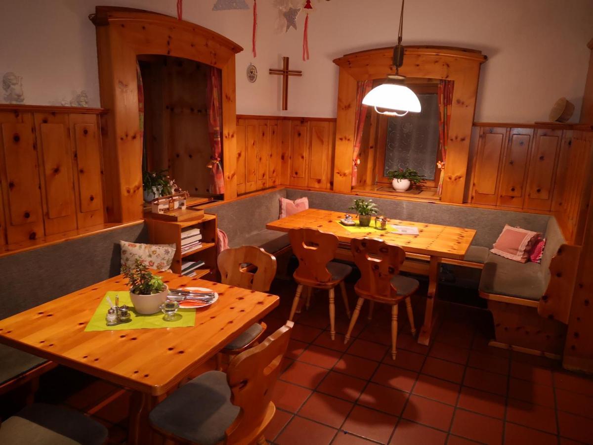 Gasthof Kirchenwirt Gnesau Exteriör bild